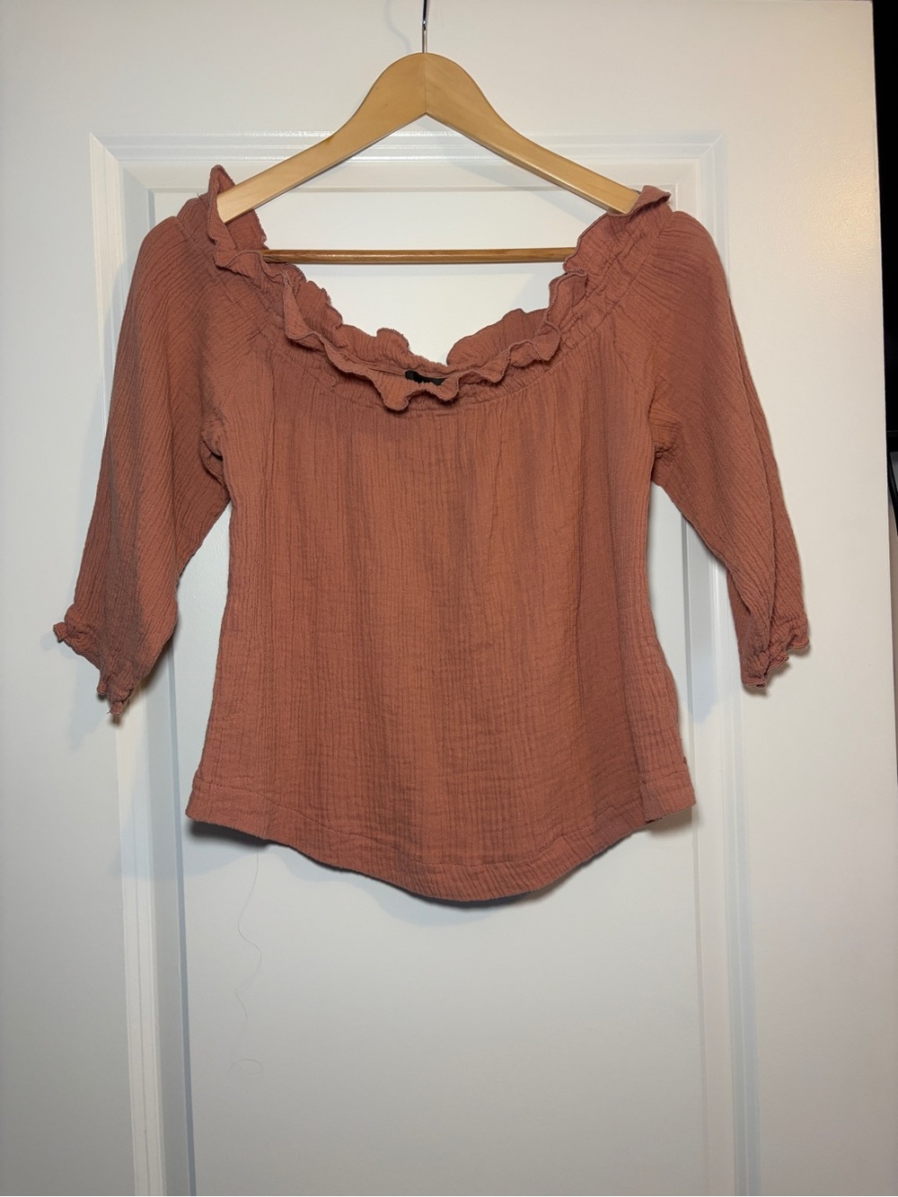 Lulu’s | Mauve Off-Shoulder Casual Gauzy Cotton Peasant Top - Summer Spring Fall - Picture 2 of 8